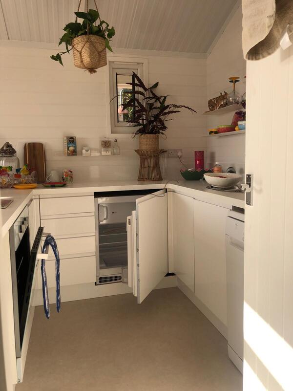 ocean Drive Apartments - Deluxe 2